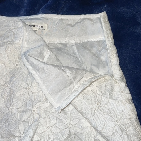 MONTEAU. WHITE DRESSY SHORTS. FLORAL LACE LIKE OVERLAY. 2.5-3” INSEAM. FEMININE - Picture 4 of 10